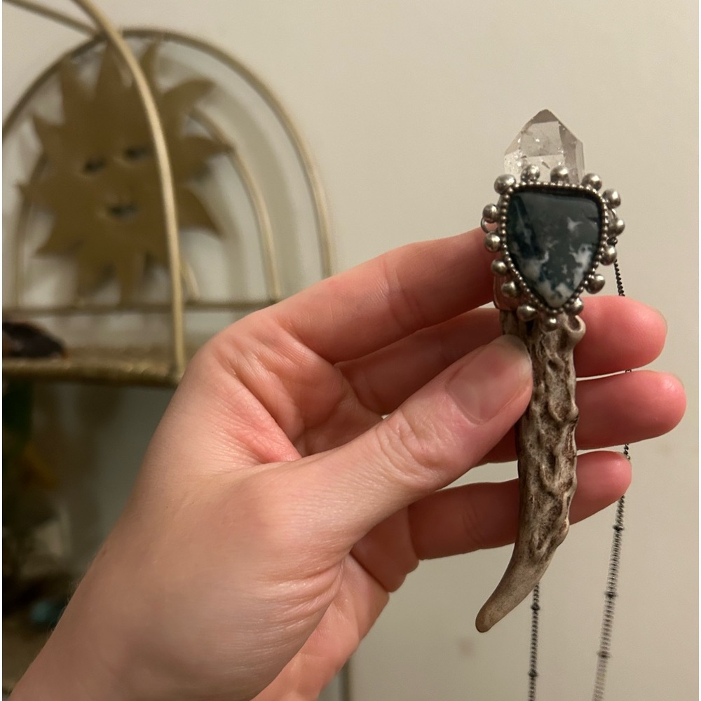 Moss Agate Quartz Crystal Deer Antler Amulet Necklace Boho Crystal Necklace - Picture 5 of 12